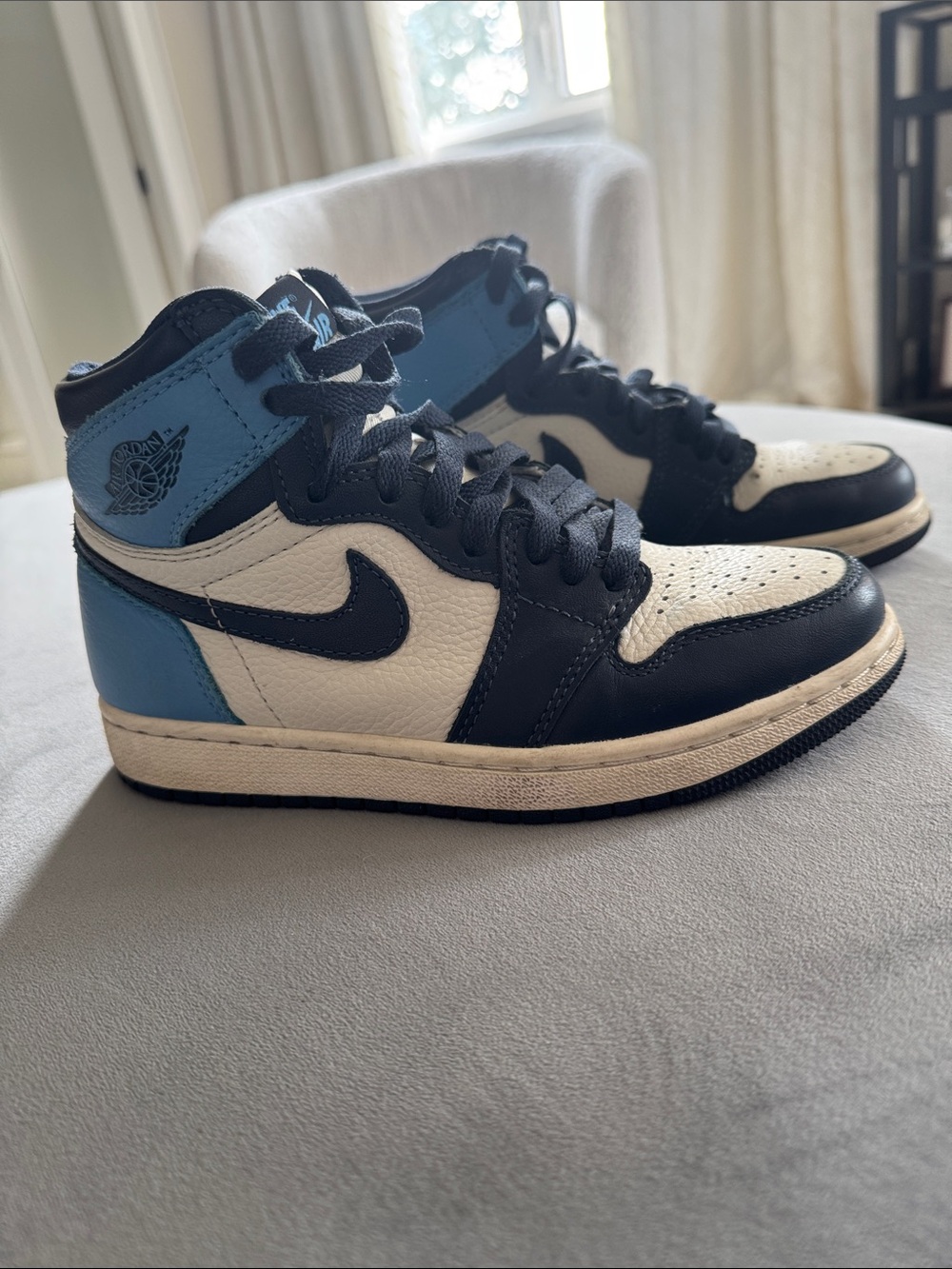 Air Jordan 1 retro Nike High-Top Sneakers Navy & Cream with Blue Logo 4.5Y 36.5
